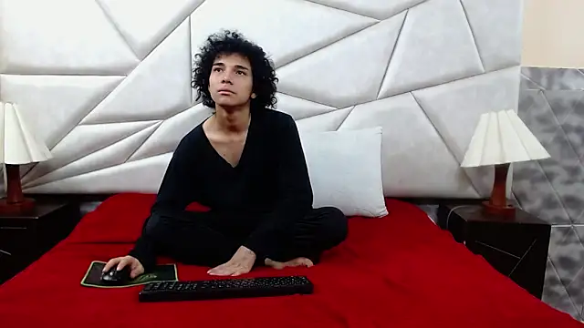 Nyx and Arian online show from April 12, 2026, 2:04 am