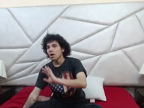 Nyx and Arian online show from April 17, 2026, 1:52 am