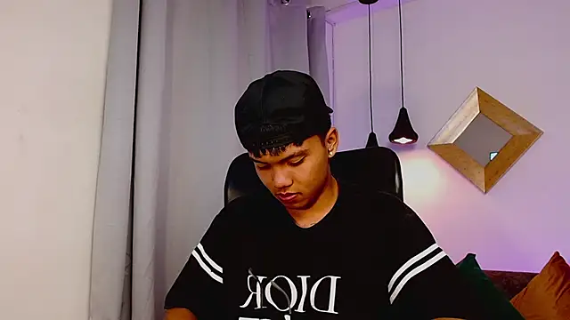 thiagosterling online show from April 13, 2026, 11:42 pm