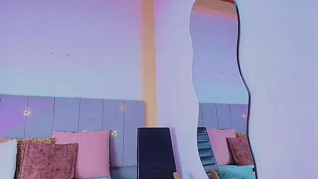 LiiaaGenner online show from April 13, 2026, 6:23 pm