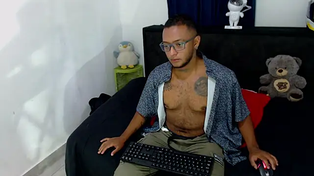 MascTyler online show from April 10, 2026, 8:16 pm