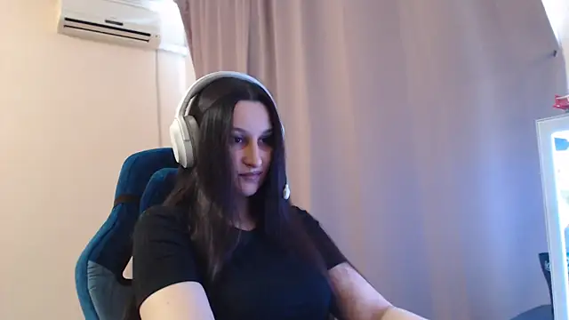 RiffedEye online show from April 3, 2026, 1:06 pm