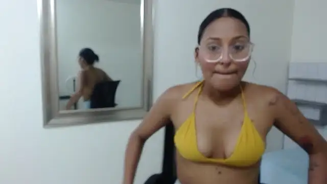 Rubi Diamond  online show from April 4, 2026, 8:15 pm