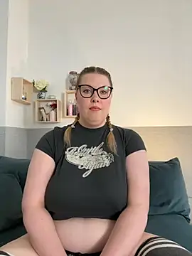 MaschaMangold online show from June 12, 2026, 11:41 am