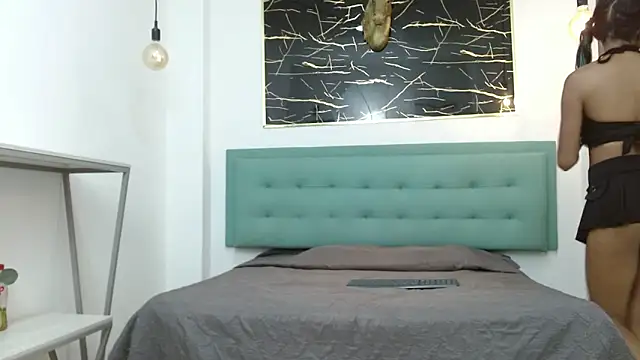 Yuri Queen online show from April 15, 2026, 7:51 pm