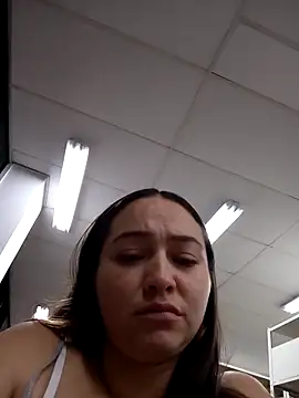 Snapshot of SabrinaVantress chatting on April 23, 2026, 12:28 am SabrinaVantress online show from April 23, 2026, 12:28 am