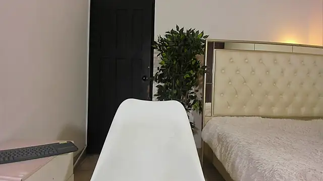 Im XanderSmith online show from April 12, 2026, 7:17 pm