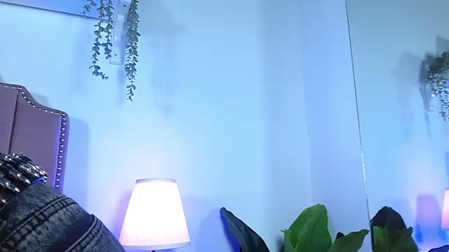 shiny foxeyes online show from April 1, 2026, 9:34 pm