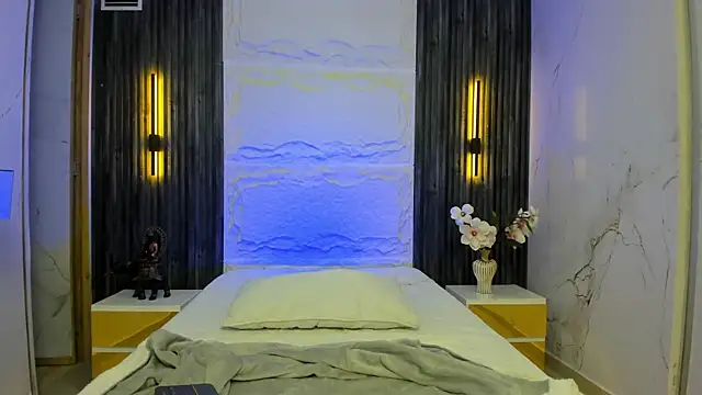 Apolo jonnes online show from April 12, 2026, 2:26 am