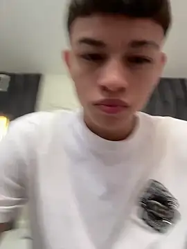 Apolo jonnes online show from April 9, 2026, 2:13 am