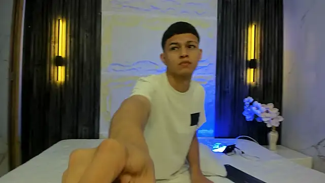 Apolo jonnes online show from April 18, 2026, 2:14 am