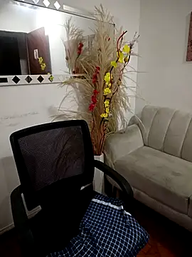 angel rousse01 online show from March 27, 2026, 12:50 pm