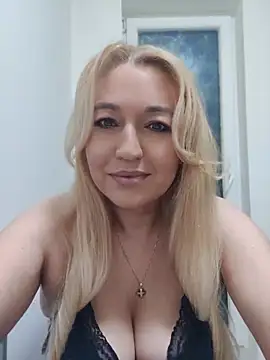 LexaVelure online show from May 9, 2026, 9:18 pm
