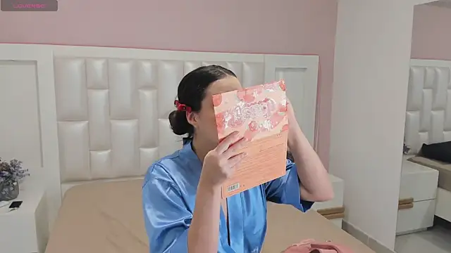 KylieLumi online show from March 25, 2026, 12:04 pm