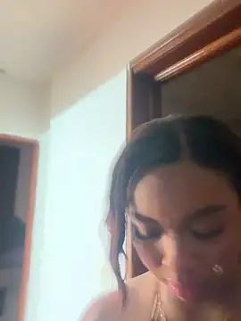 Snapshot of Kloe_rousse01 chatting on April 28, 2026, 2:27 am Kloe rousse01 online show from April 28, 2026, 2:27 am