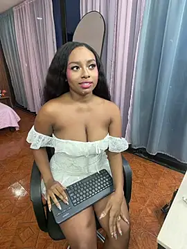 Snapshot of Kloe_rousse01 chatting on May 5, 2026, 11:30 pm Kloe rousse01 online show from May 5, 2026, 11:30 pm