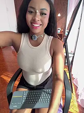 Snapshot of Kloe_rousse01 chatting on May 4, 2026, 8:33 pm Kloe rousse01 online show from May 4, 2026, 8:33 pm