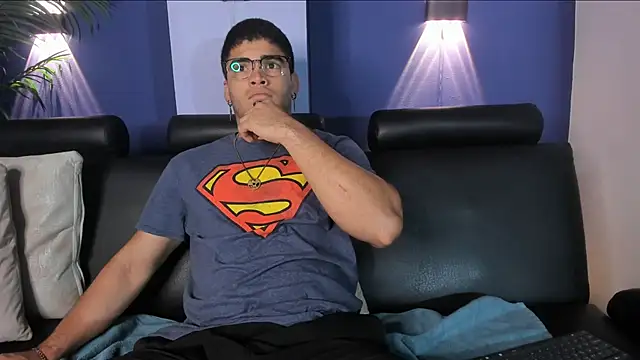 DanteTargaryen online show from March 31, 2026, 4:58 am