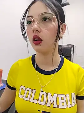 Snapshot of veleria_allurin chatting on July 8, 2026, 2:24 am veleria allurin online show from July 8, 2026, 2:24 am