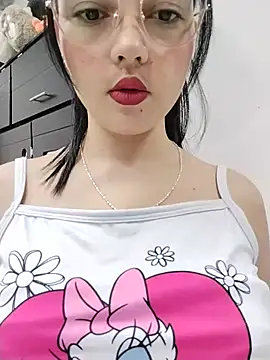 Snapshot of veleria_allurin chatting on July 16, 2026, 12:02 pm veleria allurin online show from July 16, 2026, 12:02 pm