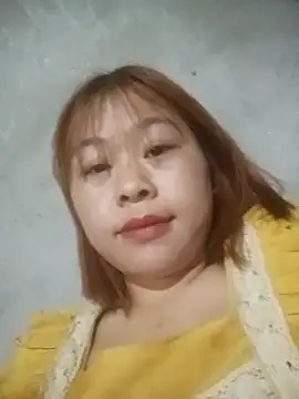 Aurora Luna online show from March 23, 2026, 4:45 am