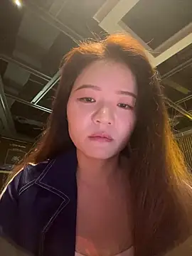 lucyxiaolulu online show from April 17, 2026, 1:41 am