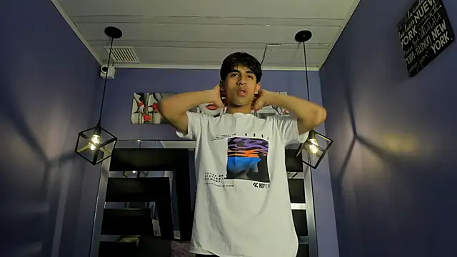  ArchieBlu  online show from April 4, 2026, 3:13 am