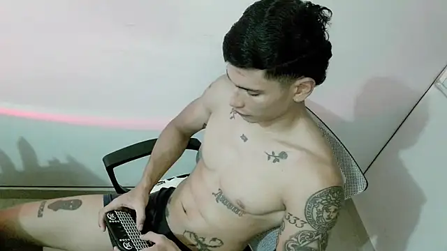 srghost333 online show from May 19, 2026, 4:41 am