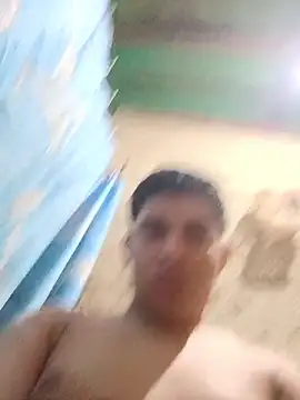 alee28728 online show from April 4, 2026, 9:54 pm