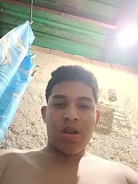 alee28728 online show from April 12, 2026, 9:01 am