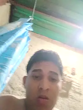 alee28728 online show from April 8, 2026, 4:14 am