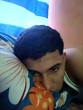 alee28728 online show from April 10, 2026, 8:38 pm