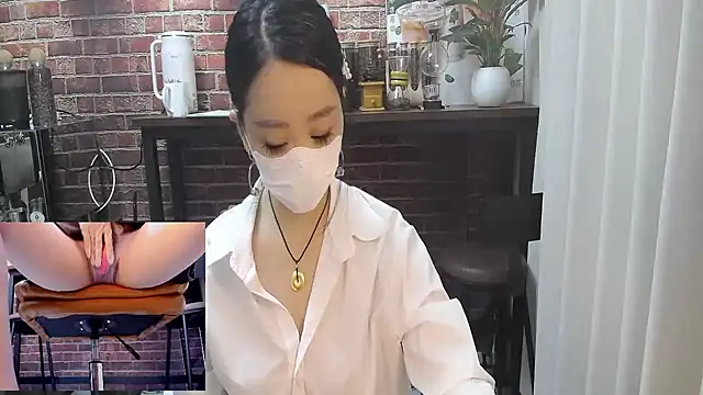 Latte-01 online show from April 17, 2026, 2:58 am