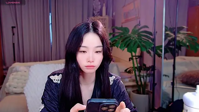 JaeHartMorn online show from April 12, 2026, 12:14 am