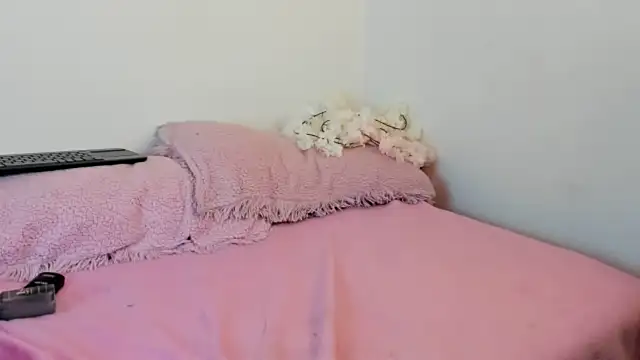 estrellaO O online show from April 16, 2026, 12:33 am