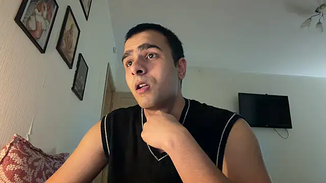 Snapshot of Daniel_ice chatting on June 4, 2026, 10:47 pm Daniel ice online show from June 4, 2026, 10:47 pm