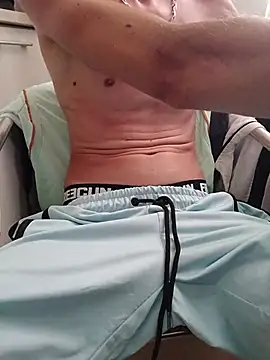 Snapshot of Skinboy06 chatting on July 13, 2026, 9:08 am Skinboy06 online show from July 13, 2026, 9:08 am