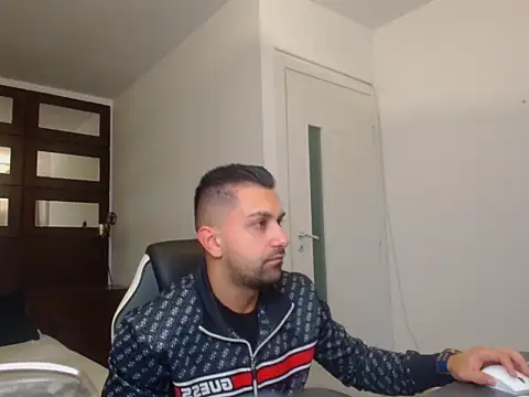 BryceReign online show from April 14, 2026, 4:17 am