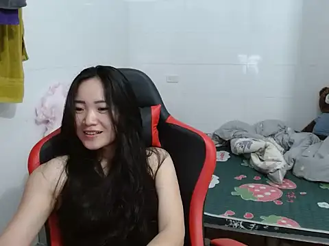 Olivia cute68 online show from April 17, 2026, 12:41 pm