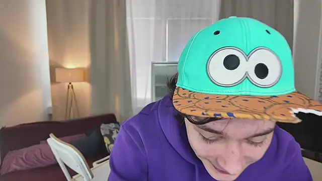 KevinStrike online show from April 2, 2026, 1:18 pm