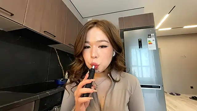 EffieCappaert online show from March 31, 2026, 6:04 am