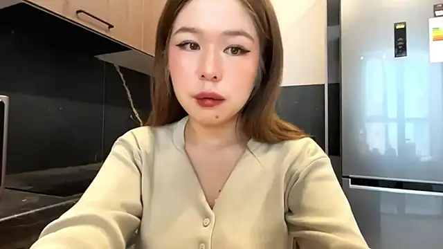 EffieCappaert online show from March 24, 2026, 7:08 am