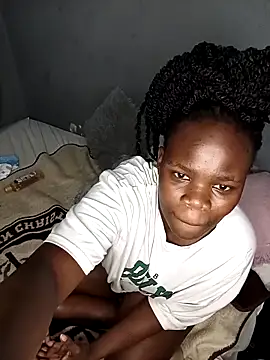 coco0002 online show from May 17, 2026, 8:53 pm