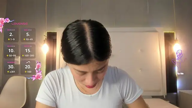 Snapshot of mia_gomez7 chatting on May 18, 2026, 8:02 pm mia gomez7 online show from May 18, 2026, 8:02 pm
