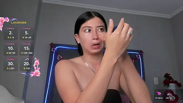 mia gomez7 online show from April 17, 2026, 1:03 pm