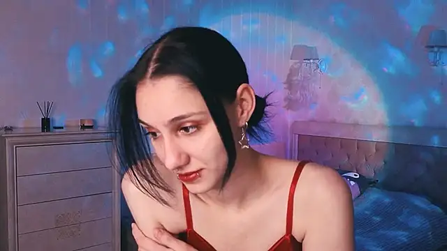 MilaVey online show from April 10, 2026, 7:10 pm