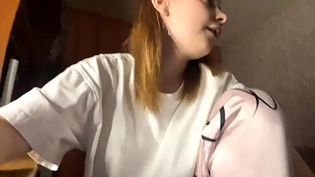 SageFennell online show from April 14, 2026, 5:07 pm