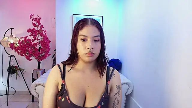 Snapshot of Natalia_cartier chatting on June 17, 2026, 3:39 am Natalia cartier online show from June 17, 2026, 3:39 am