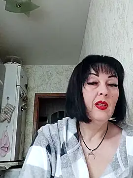 HelgaDennis online show from April 17, 2026, 4:15 am