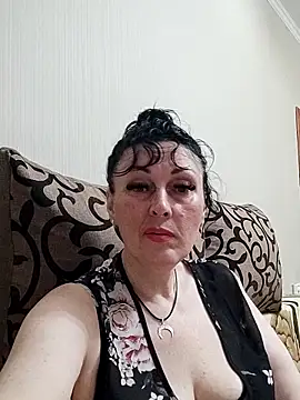 HelgaDennis online show from May 25, 2026, 7:23 pm